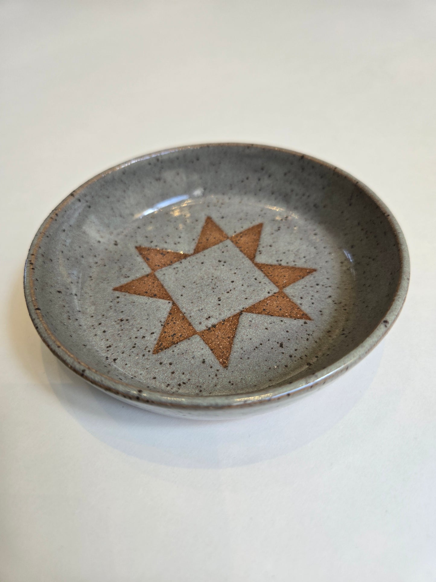 Ceramic Sawtooth Star pin dish